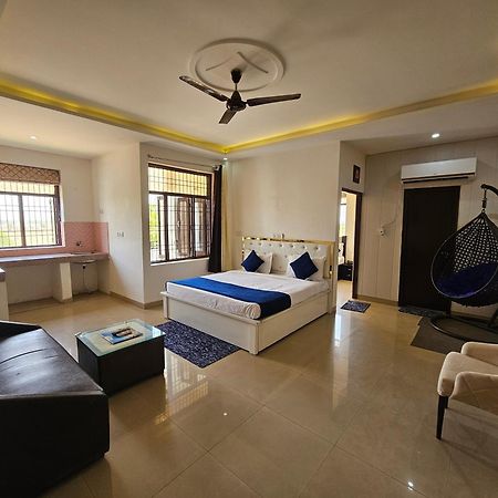 Elegance Resort Vrindávan Kültér fotó