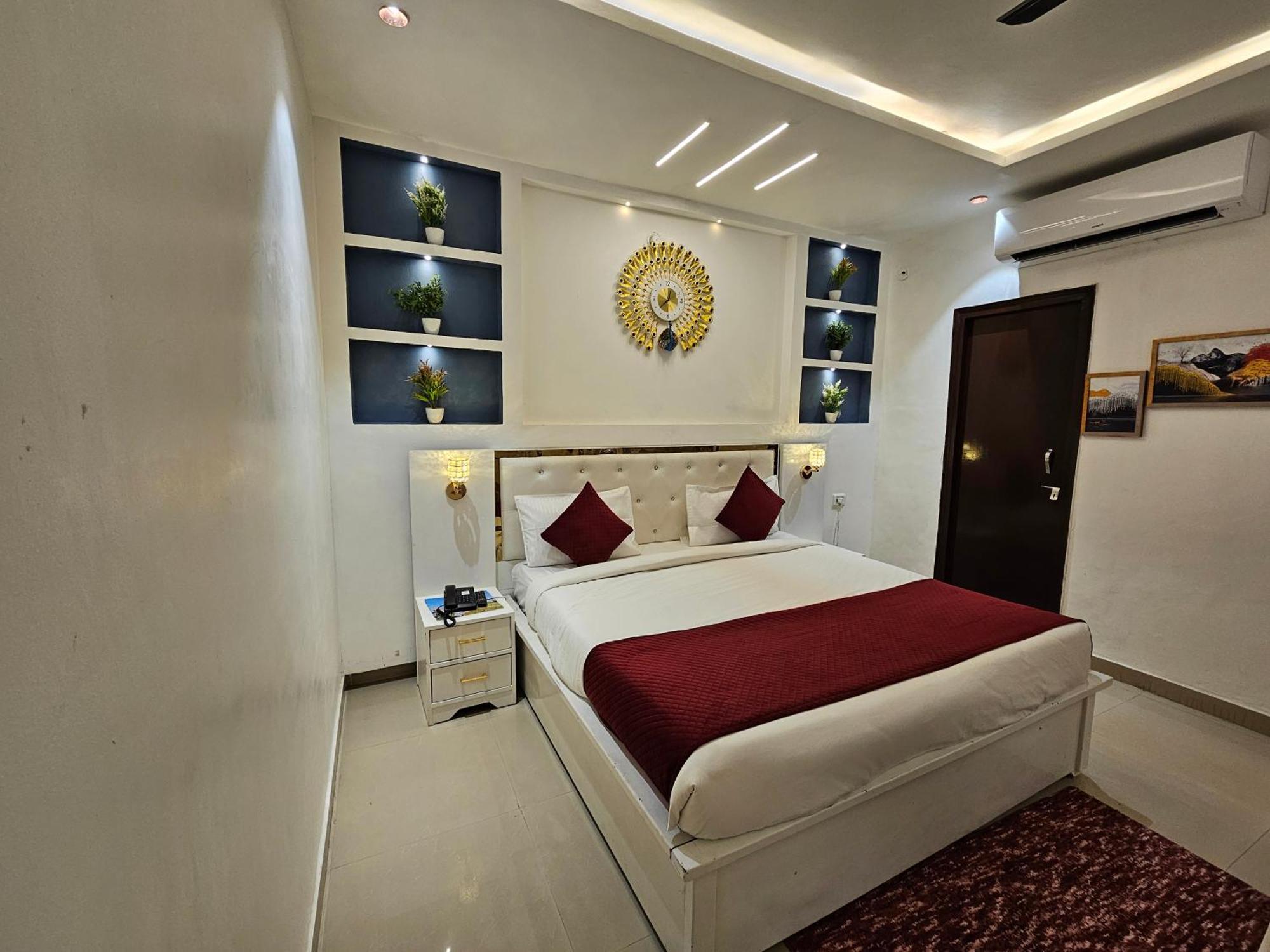 Elegance Resort Vrindávan Kültér fotó