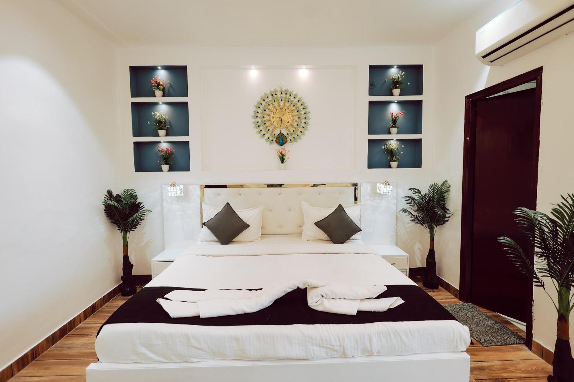 Elegance Resort Vrindávan Kültér fotó