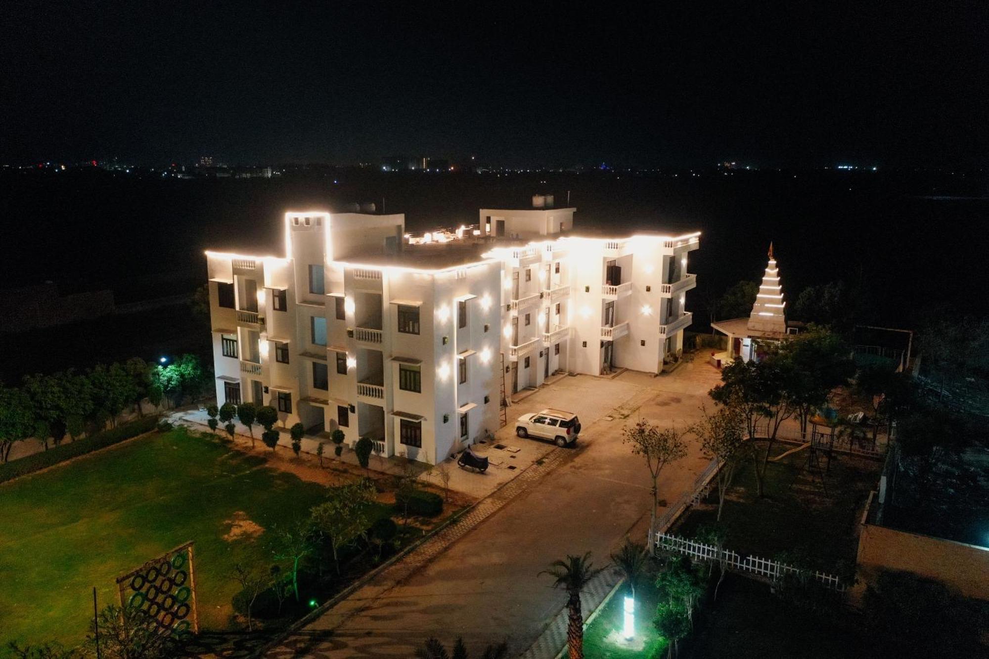 Elegance Resort Vrindávan Kültér fotó