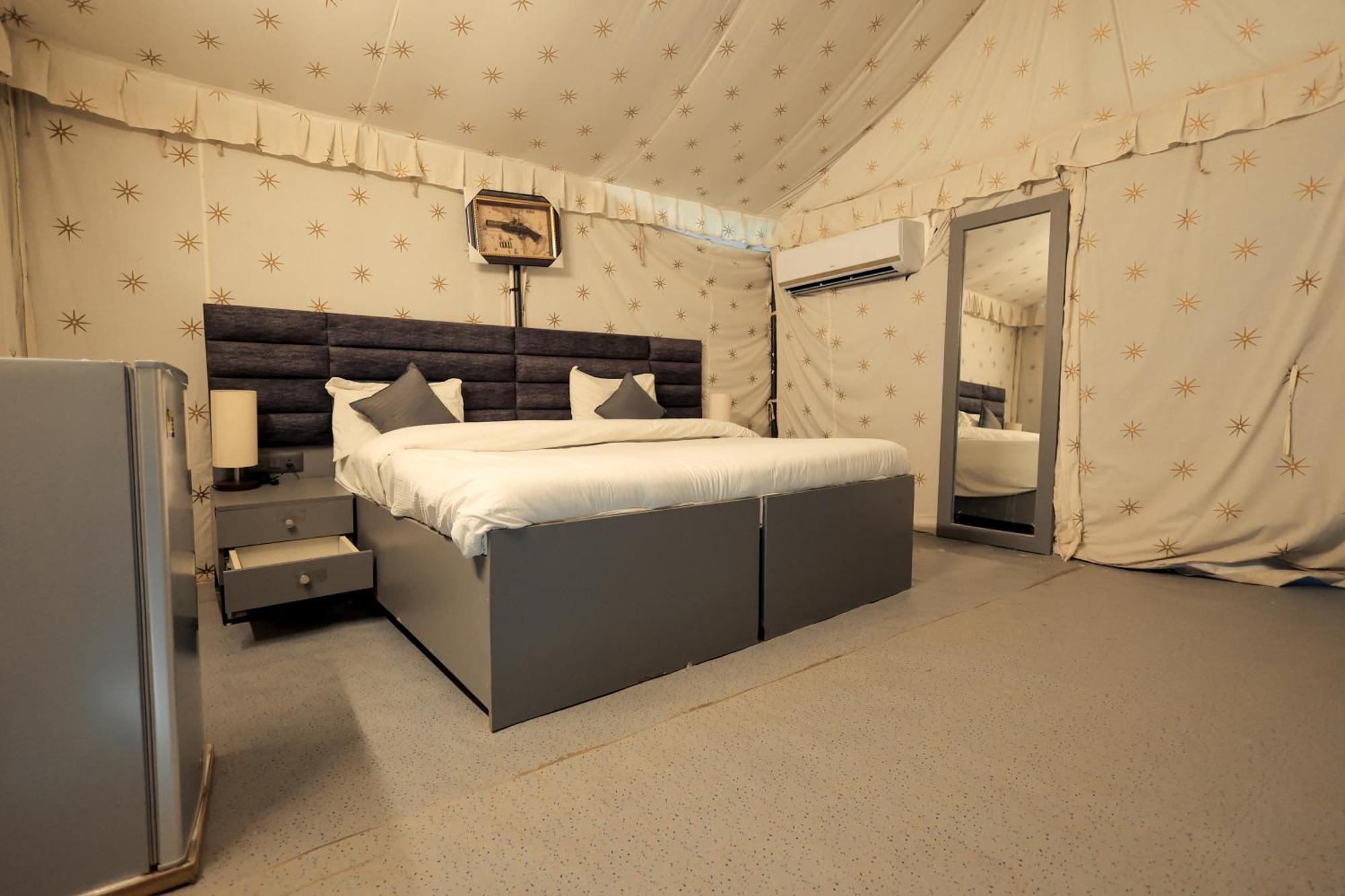 Elegance Resort Vrindávan Kültér fotó
