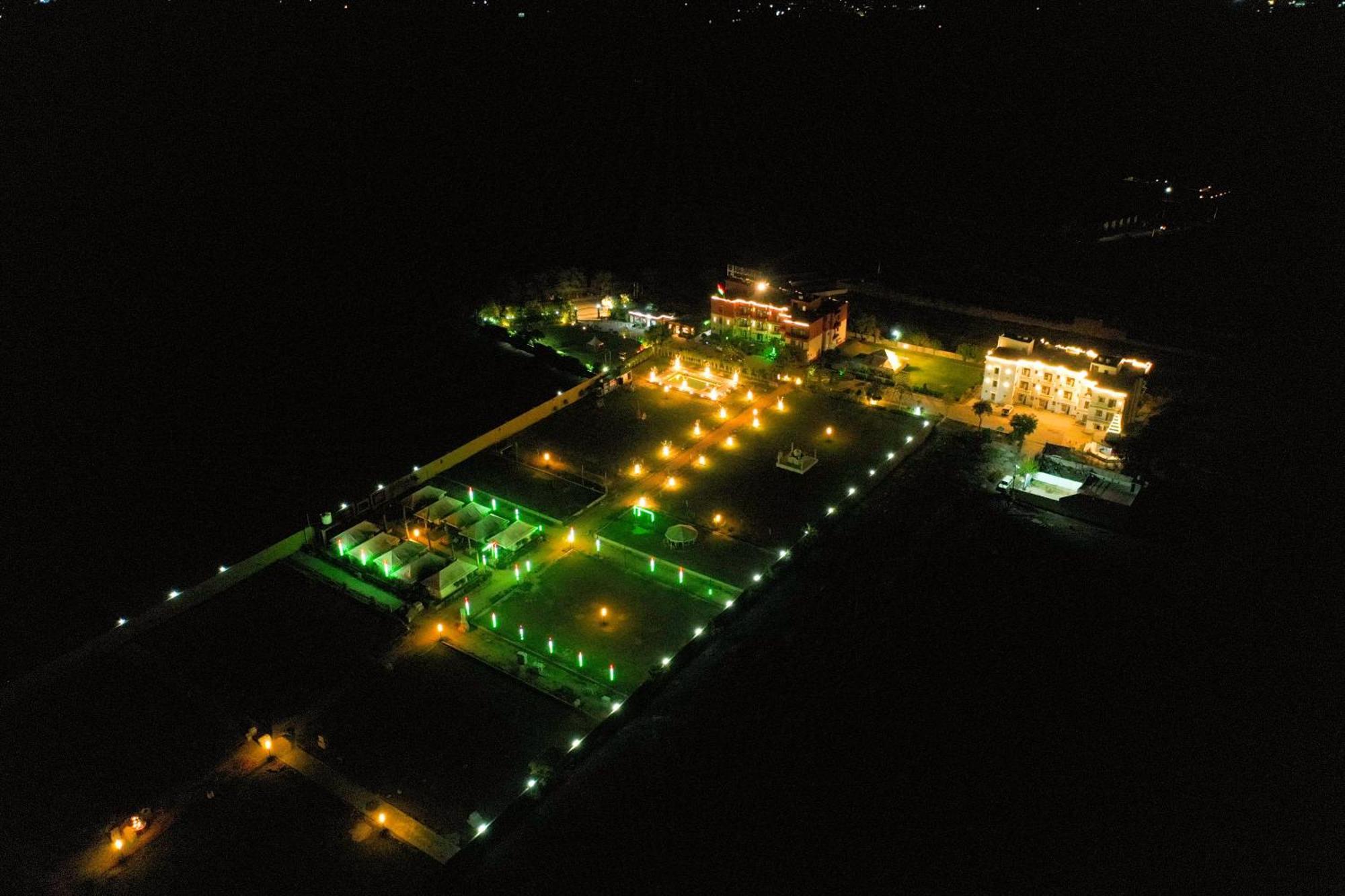 Elegance Resort Vrindávan Kültér fotó