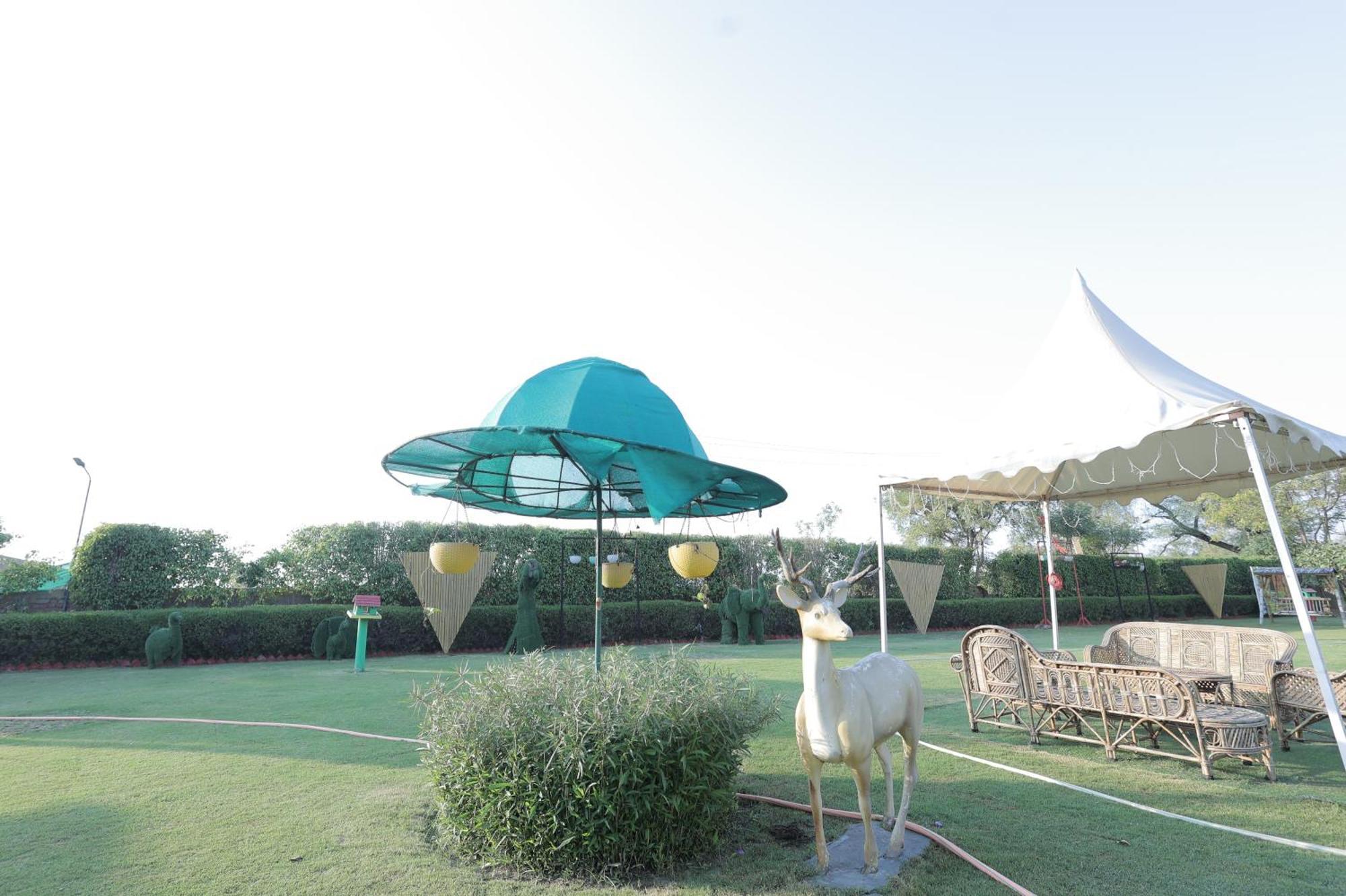 Elegance Resort Vrindávan Kültér fotó